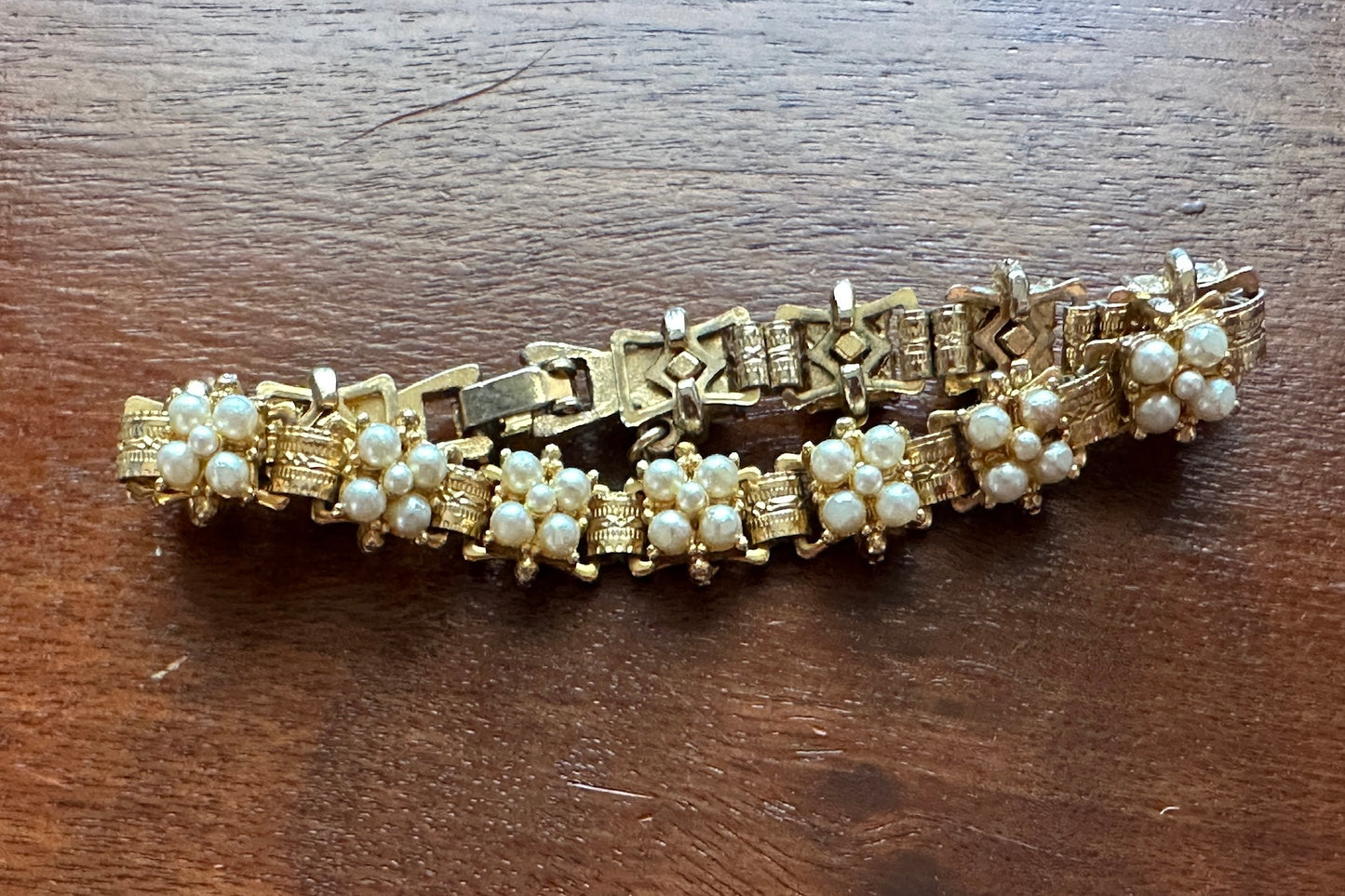Vintage Unsigned Gold Tone Seed Pearl Panel Bracelet