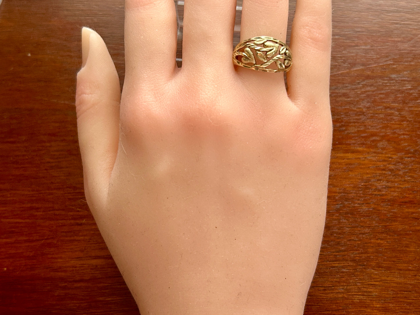 10k Yellow Gold Open Work Floral Motif Cocktail Ring Band Sz 7