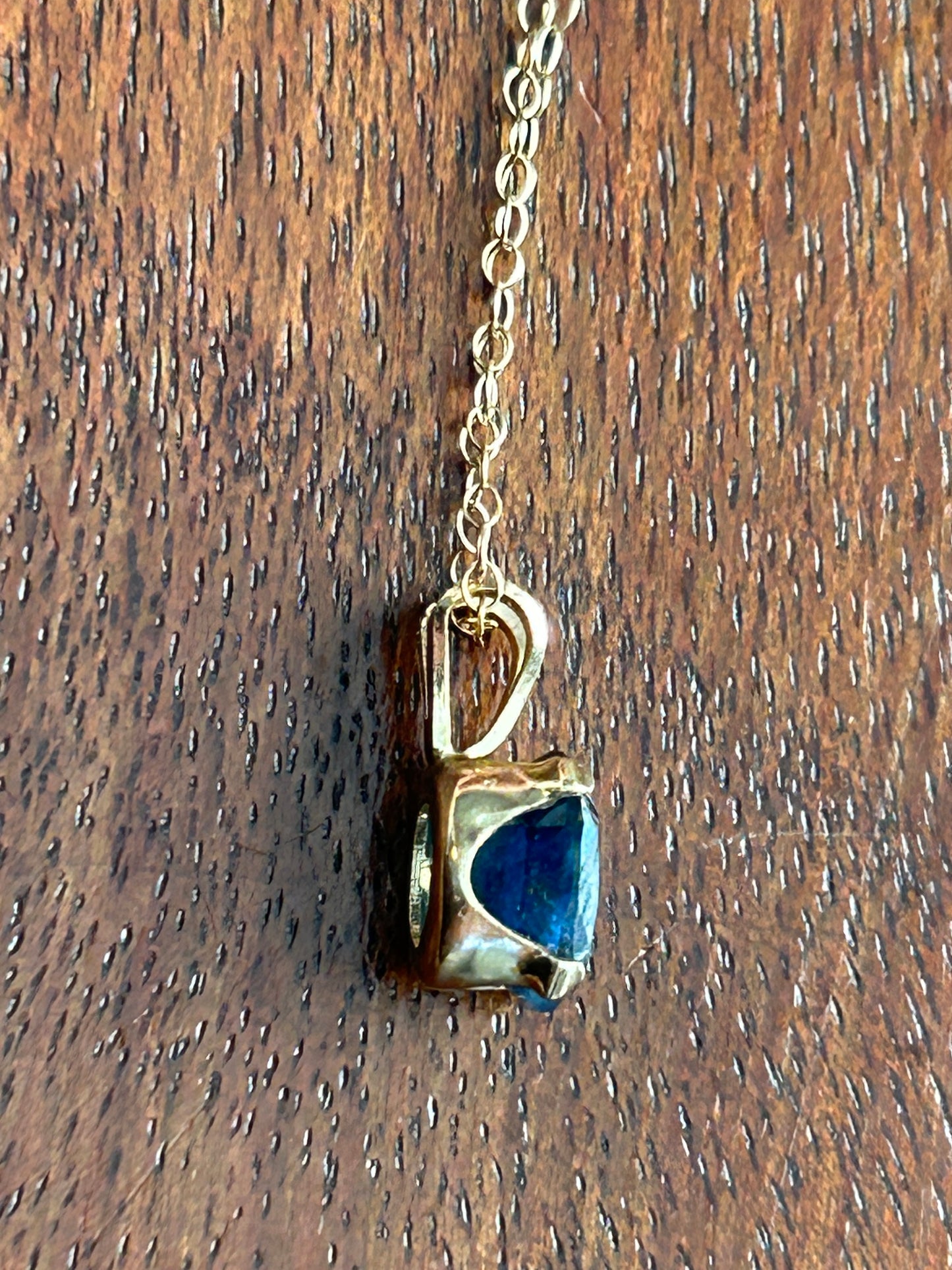 14k Yellow Gold Oval Sapphire Pendant Necklace Chain