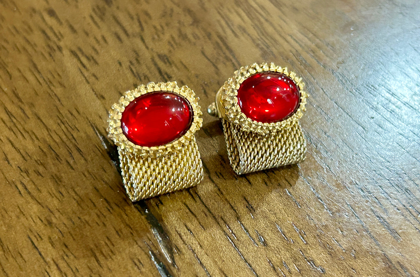 Vintage MCM Midcentury Anson Mesh Gold Tone Red Cabochon Cuff Links