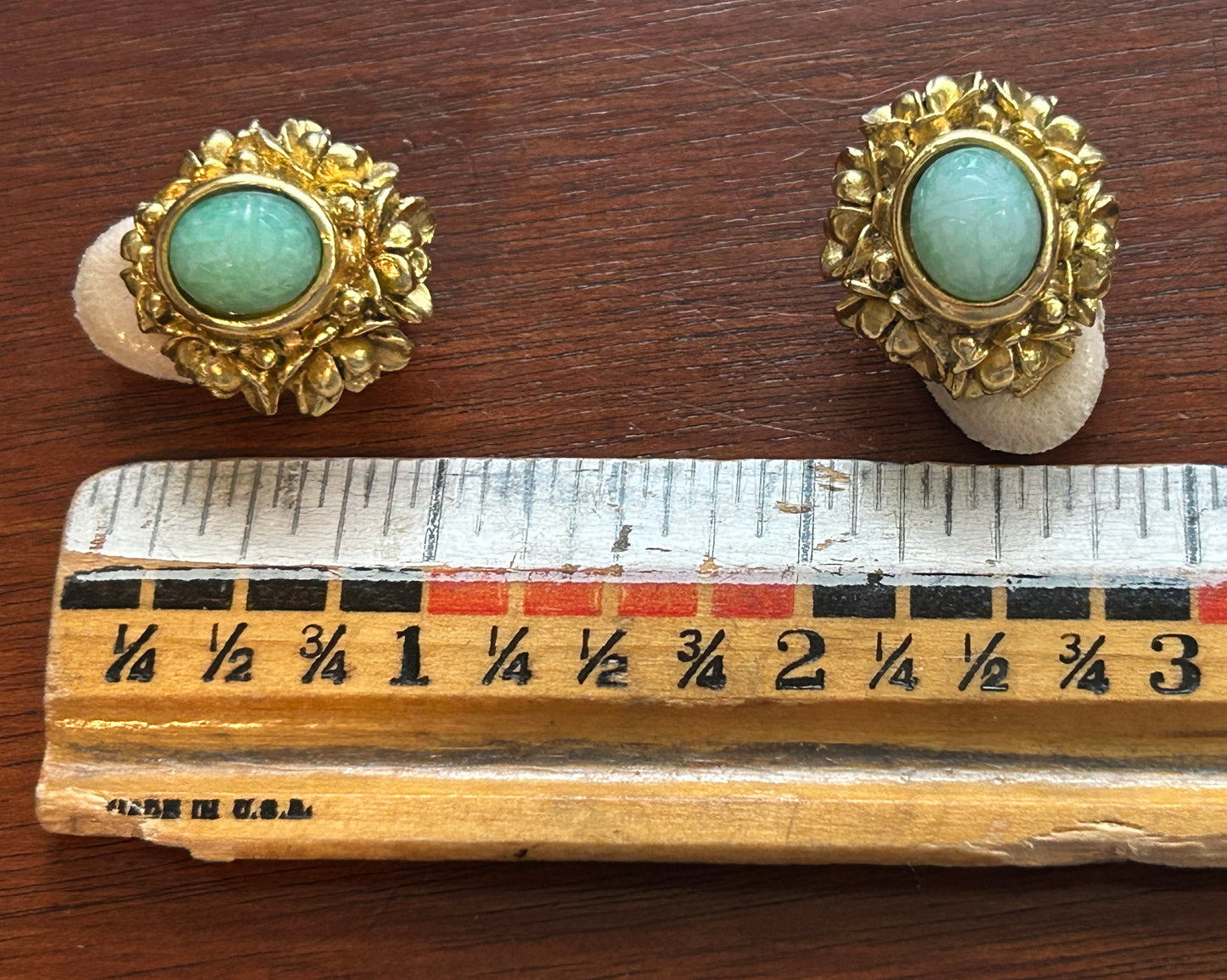 Vintage Gold Tone Flower Green White Bohemian Glass Clip on Earrings