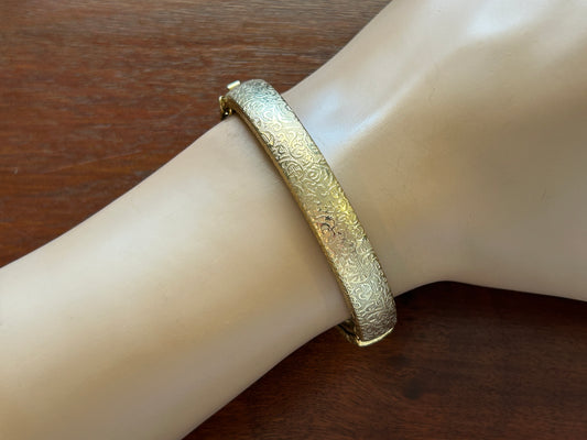 Vintage Gold Tone Hinged Safety Chain Floral Pattern Bangle Bracelet