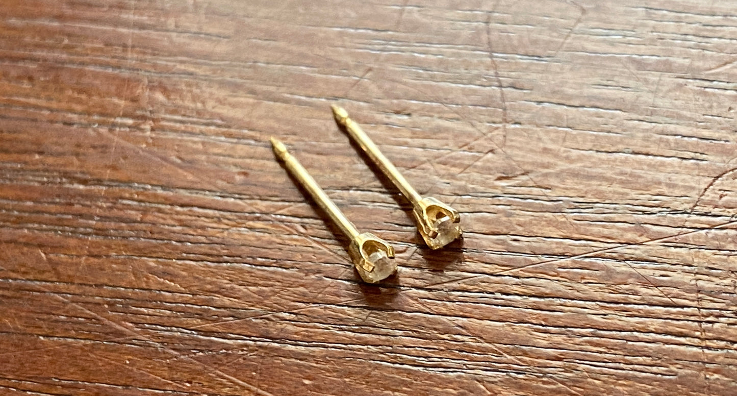 14k Yellow Gold Cubic Zirconia Stud Earrings Pierced