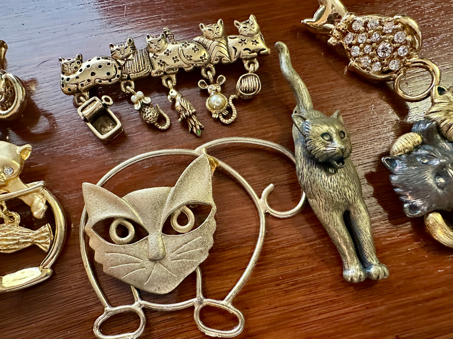 Vintage to Now Cat Kitten Brooch Pin Lot Some Signed Rhinestone Gold Silver Tone