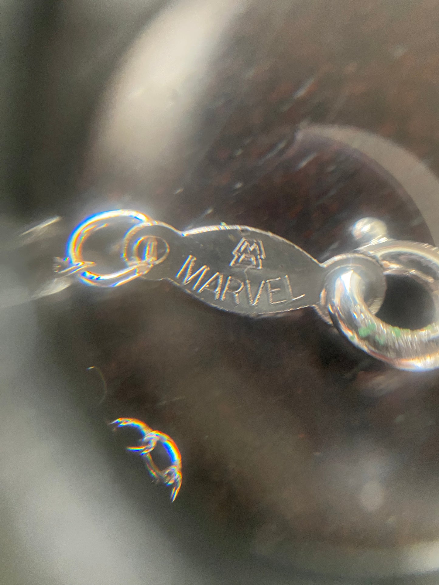 Vintage Marvel Oval Etched Locket Pendant Necklace Chain
