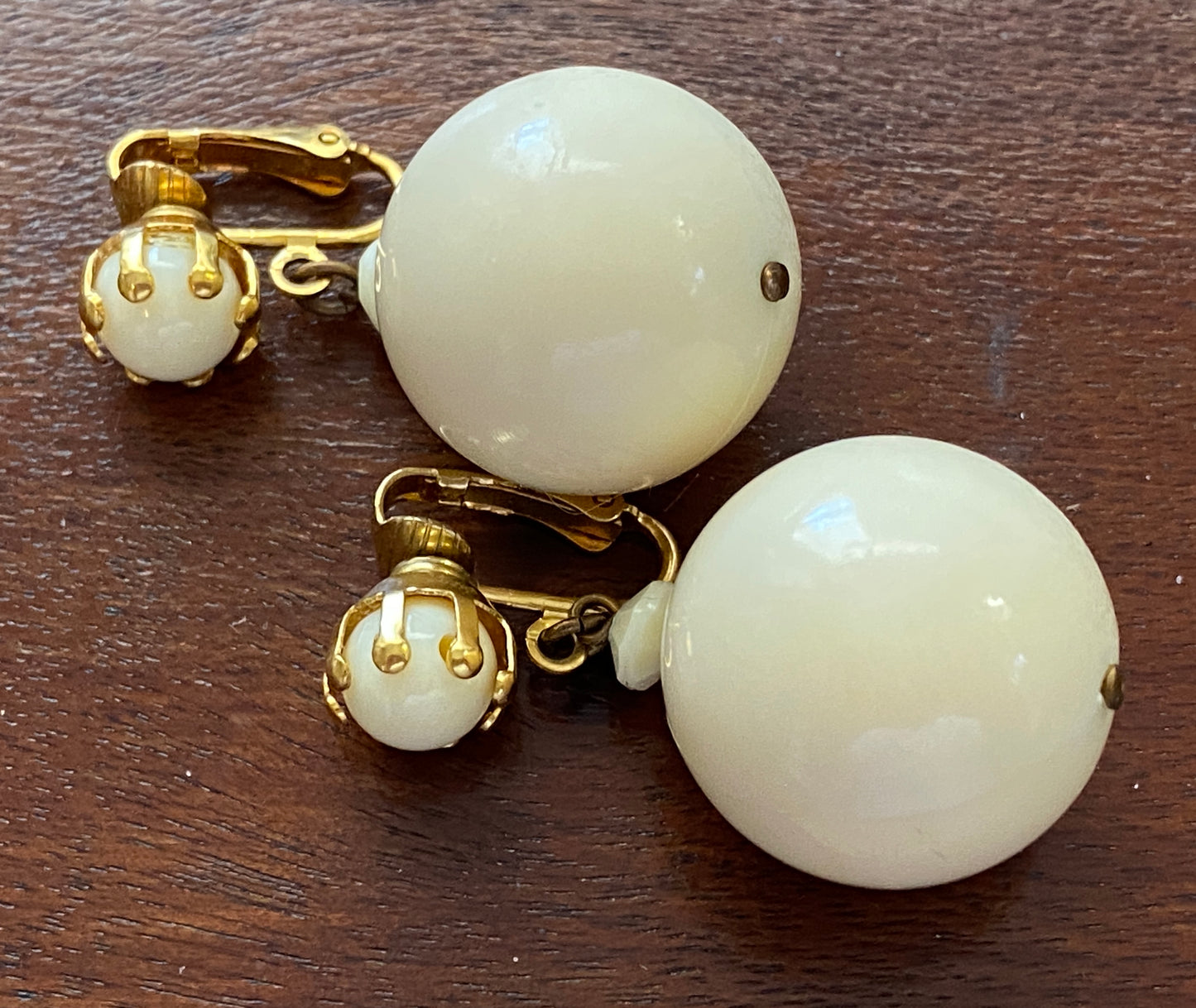 Vintage Ivory Plastic Bead Gold Tone Clip on Dangly Earrings