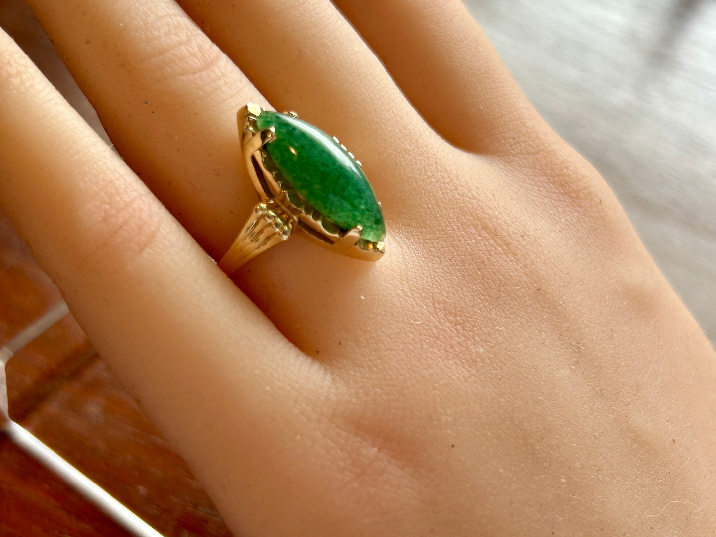 Vintage 14k Yellow Gold Nephrite Jade Navette Ring Sz 7.75