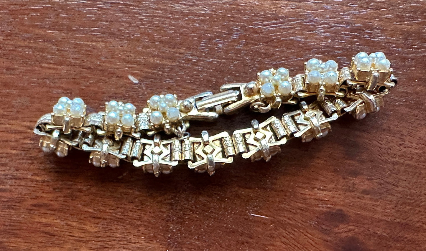 Vintage Unsigned Gold Tone Seed Pearl Panel Bracelet