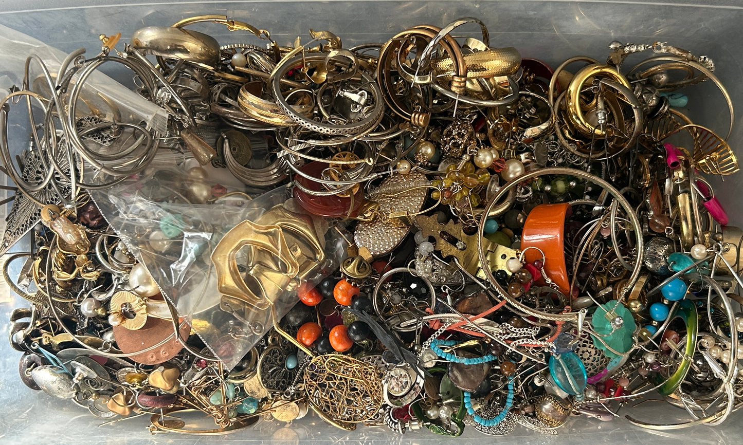 Vintage to Now SINGLE Earring Jewelry Lot 3lbs 14oz Crafts Harvest