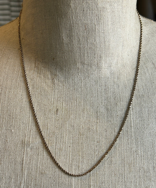 14k Yellow Gold Twist Chain Necklace 20" Long x 2mm Wide Weighs 3.7" Long