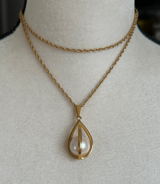 Vintage Signed Avon Gold Tone Chain Faux Pearl Cage Pendant Necklace