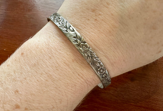 Vintage Sterling Silver 925 Signed Taxco Floral Pattern Bangle Bracelet