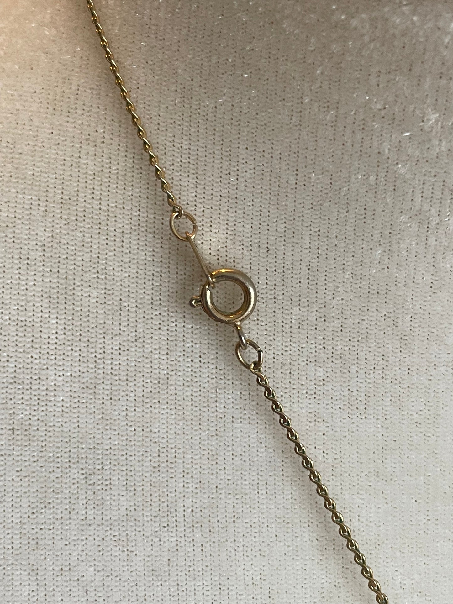 Vintage Gold Tone Chain Necklace Oval Floral Pendant