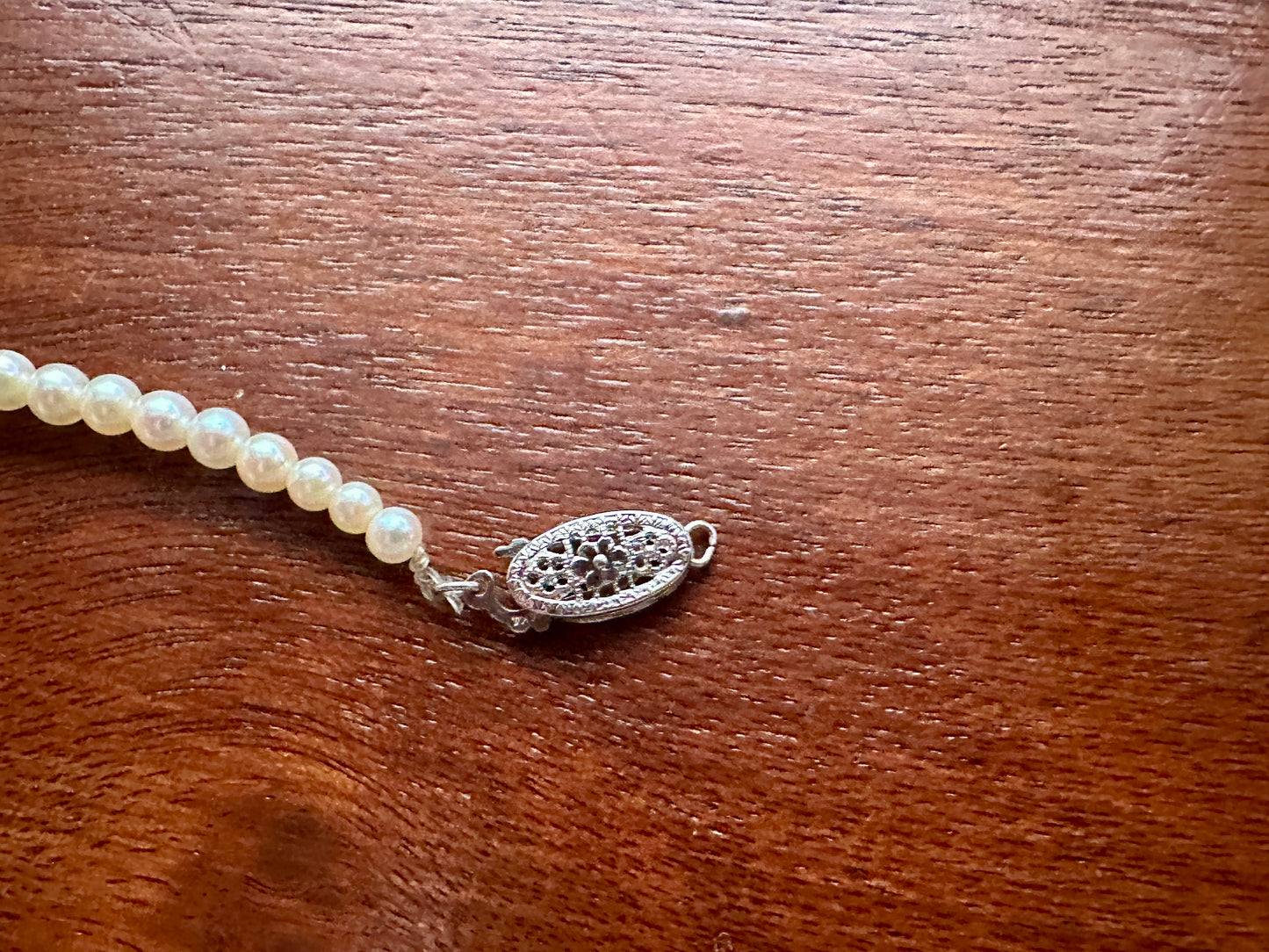 DAMAGED Vintage 14k White Gold Graduating Genuine Pearl Single Strand Necklace