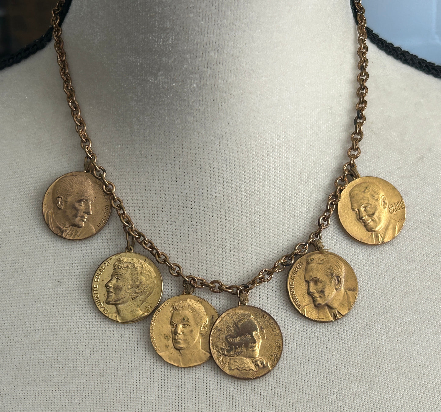 Vintage Gold Tone MGM Metro Goldwyn Mayer Paramount Star Charm Coin Necklace