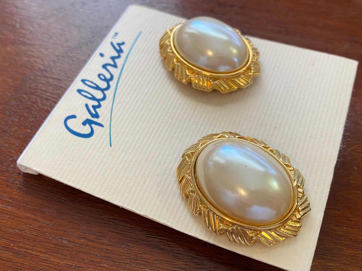 Vintage Galleria Faux Pearl Cabochon Gold Tone Clip on Earrings