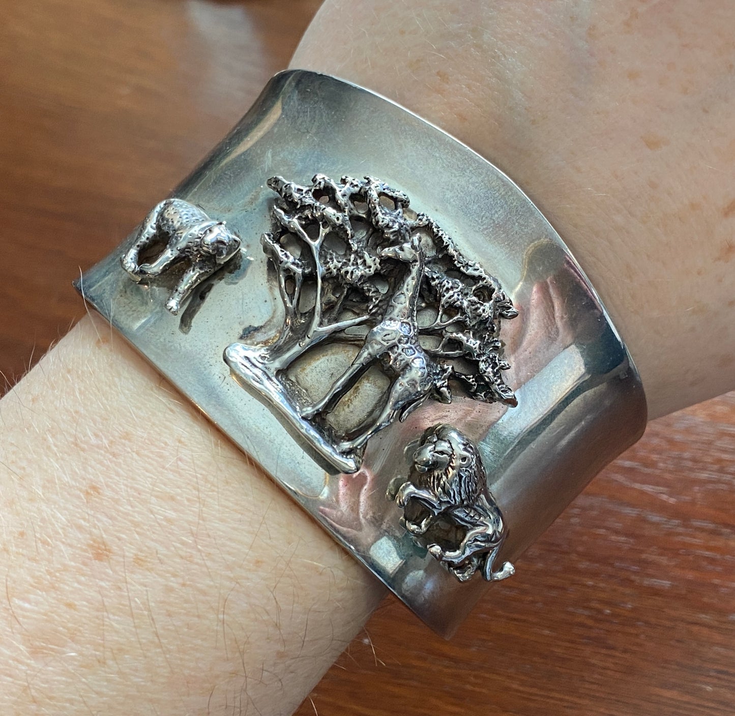 Signed 97 Carol Felley Sterling Silver 925 RARE Giraffe Lion Cuff Bracelet