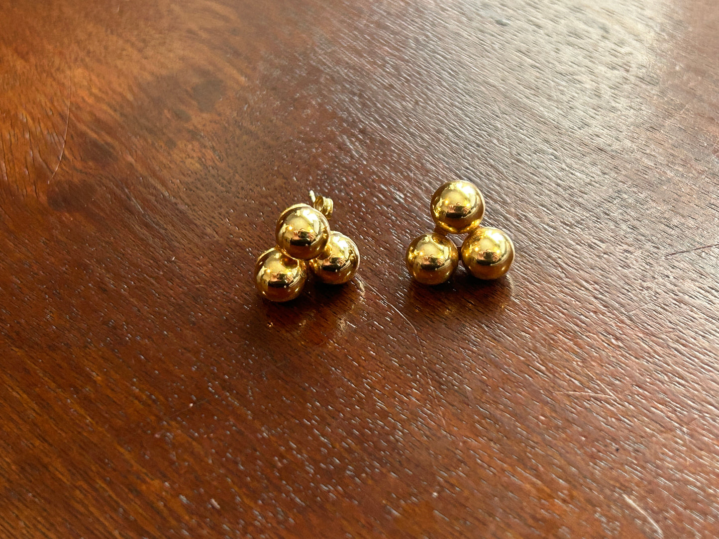 18k (750) Yellow Gold Ball Bead Stud Earrings