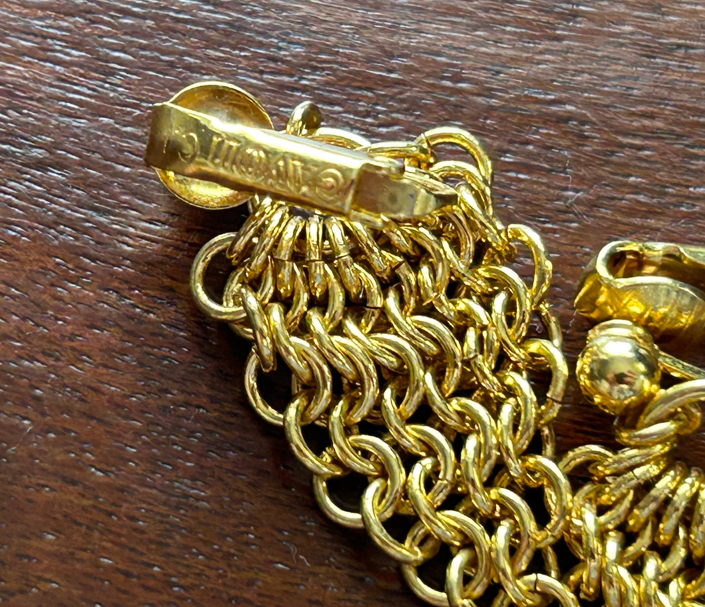 Vintage Avon Gold Tone Mesh Drop Dangly Clip On Earrings