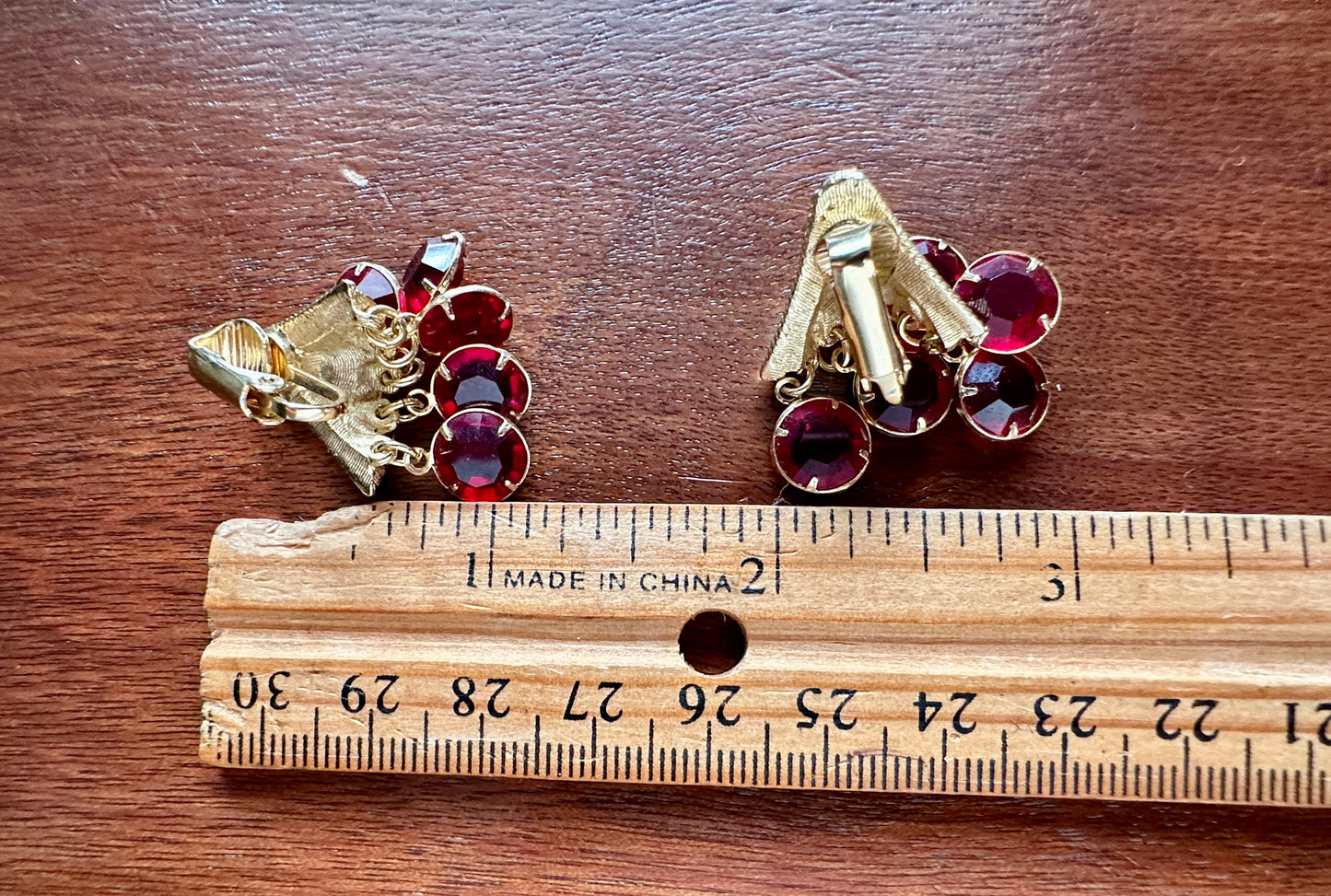 Vintage Gold Tone Red Open Bezel Dangly Drop Clip On Earrings