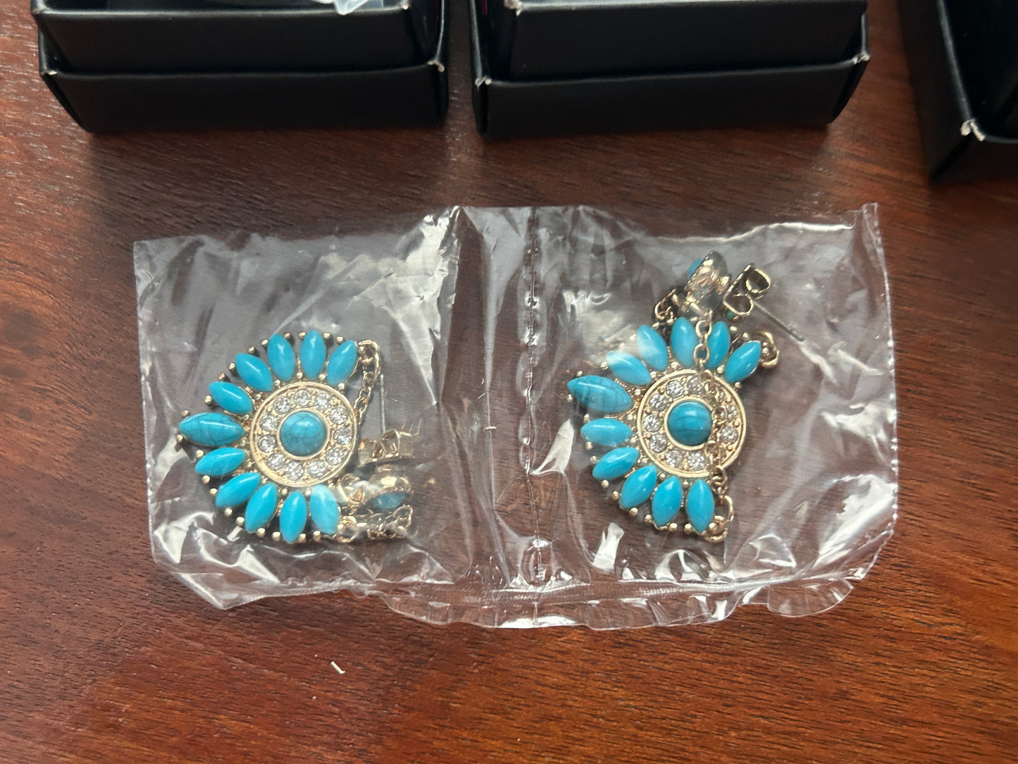 NEW Contemporary Avon Modern Santa Fe Jewelry Set Gold Turquoise Ring Earrings