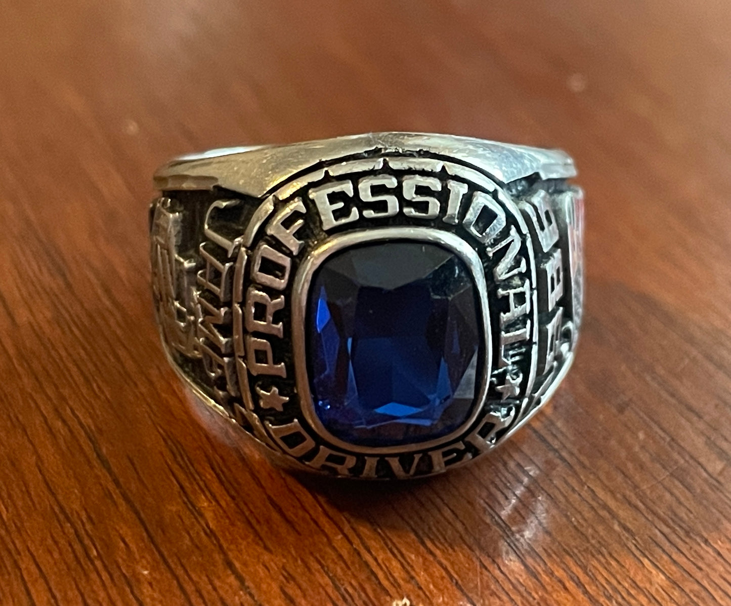 Vintage R Johns LTD 1986 Professional Driver Class Ring Blue Stone Sz 12