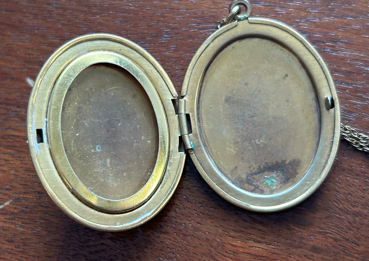 Vintage Large Jade Cabochon 12k Yellow Gold Filled Locket Pendant Necklace Chain
