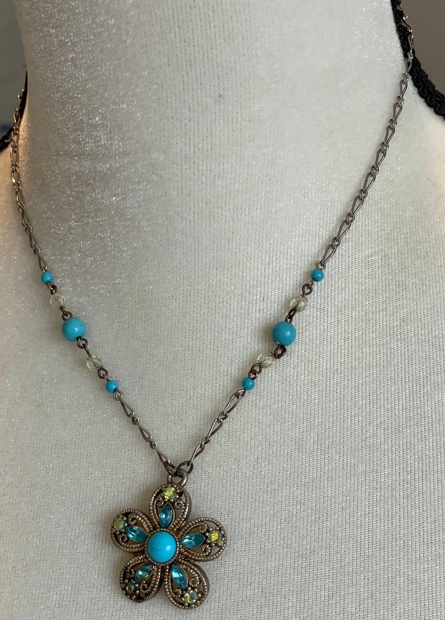 Vintage Silver Tone Faux Turquoise & Rhinestone Flower Pendant Necklace