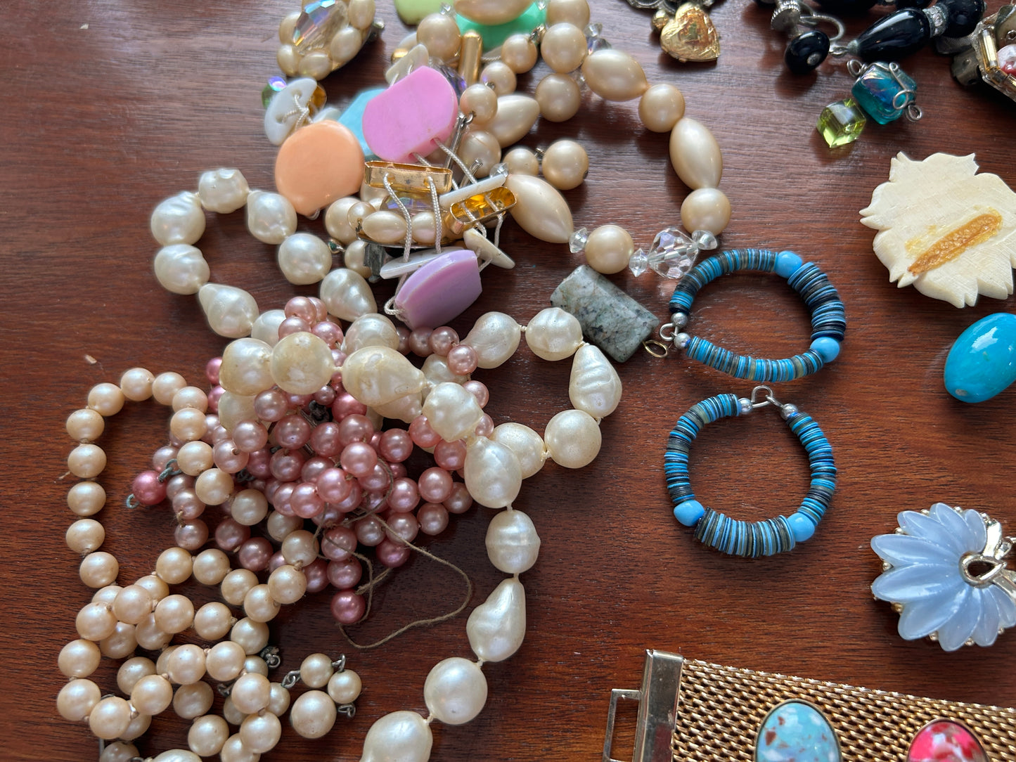 Vintage Craft Harvest Bead Jewelry Lot Glass Cabochon Celluloid Thermoset & More