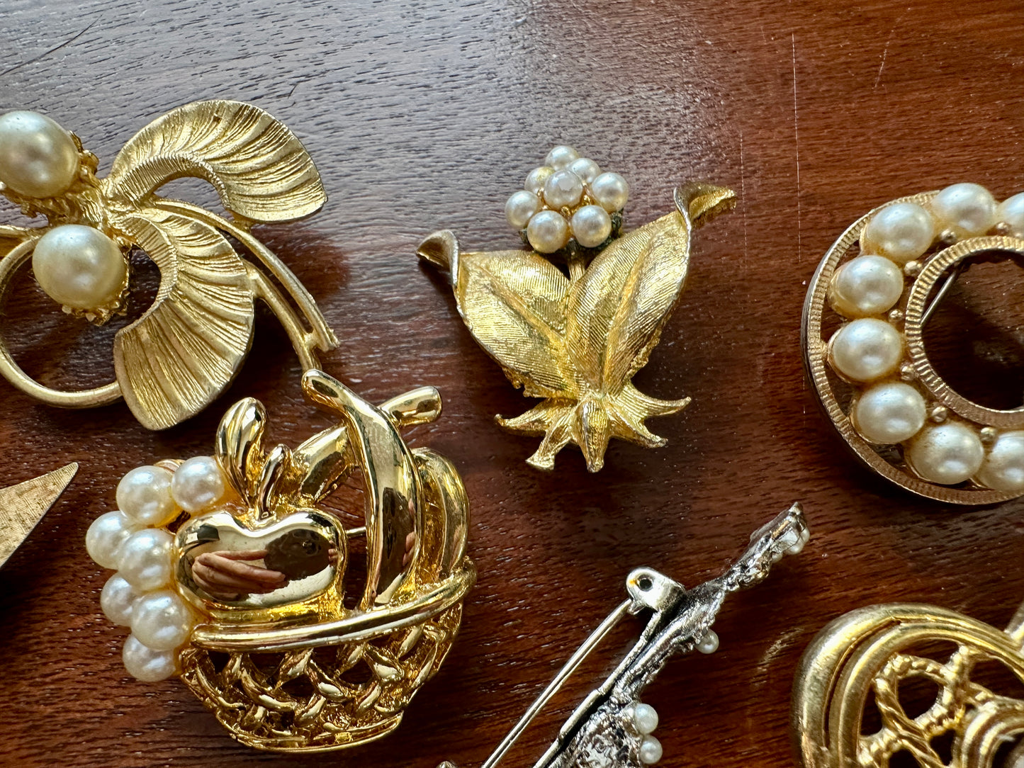 Vintage Gold Tone Brooch Pin Lot Faux Pearl Cabochon Bead Heart Starburst Flower