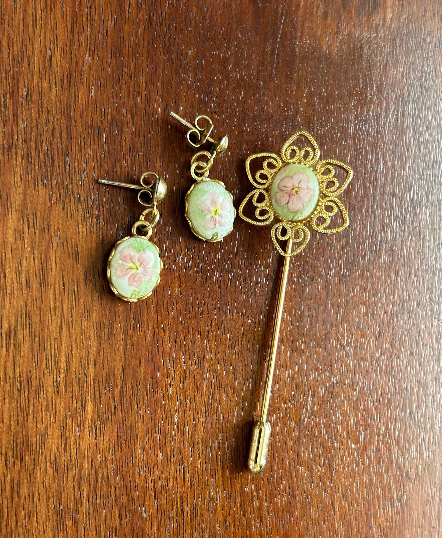 Vintage Gold Tone Handpainted Porcelain Hat Stick Pin Pierced Earrings Set