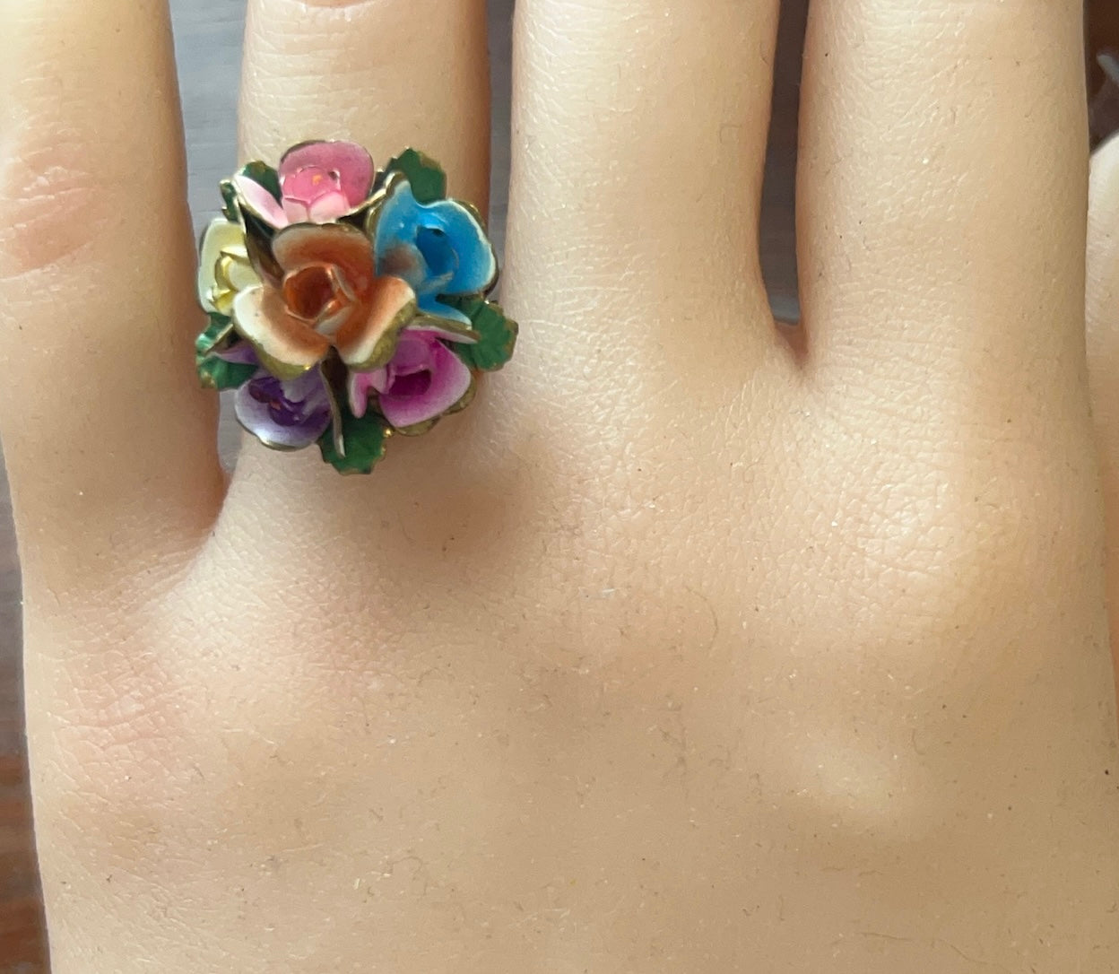 Vintage Brass Adjustable Enamel Flower Cluster Bouquet Cocktail Ring CUTE!