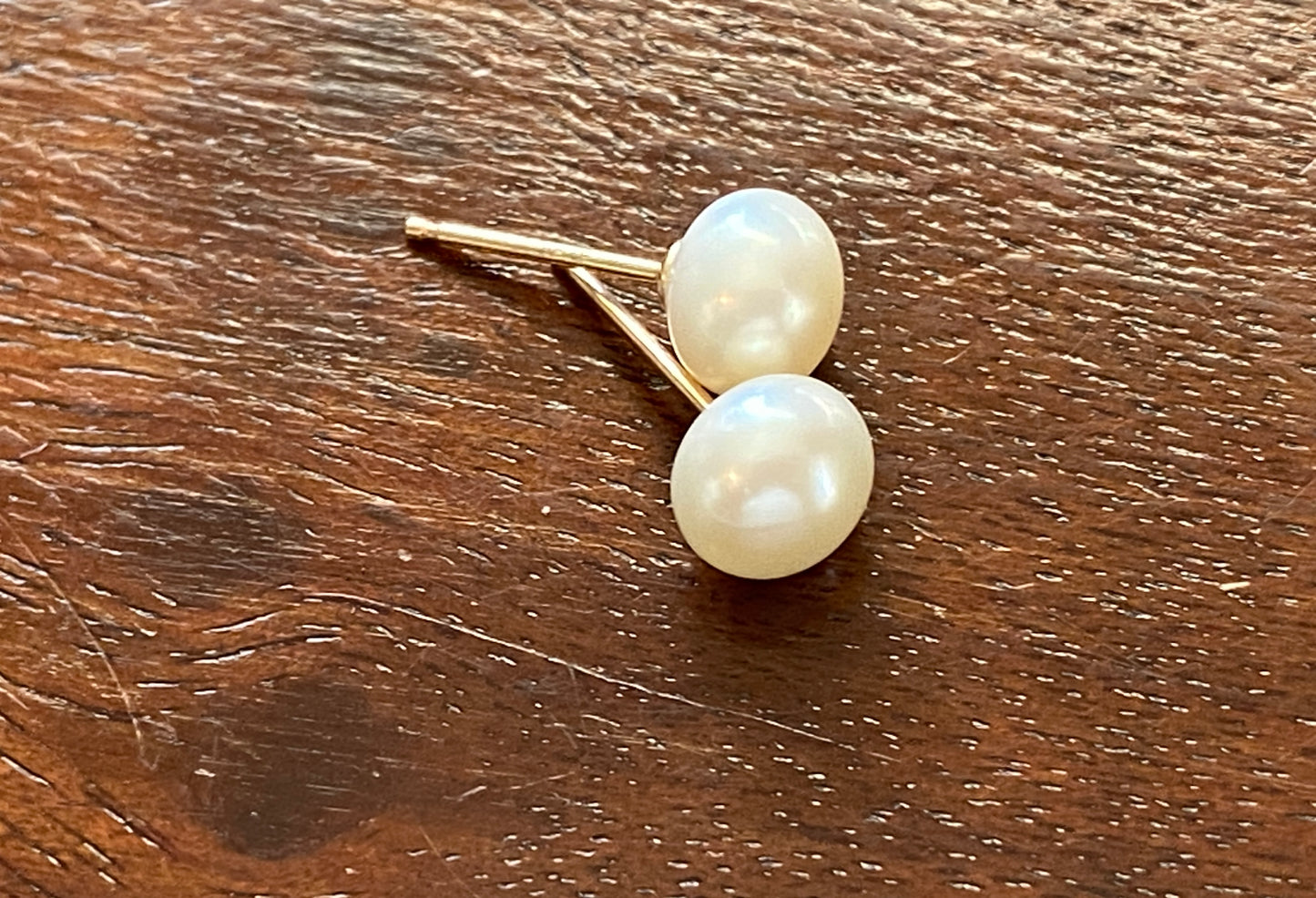 10k Yellow Gold 6mm Pearl Stud Pierced Earrings Signed CP