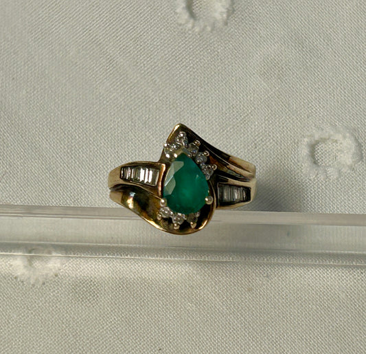 Vintage 10k Yellow Gold Ring Pear Shaped Emerald W Diamond Baguette Accent