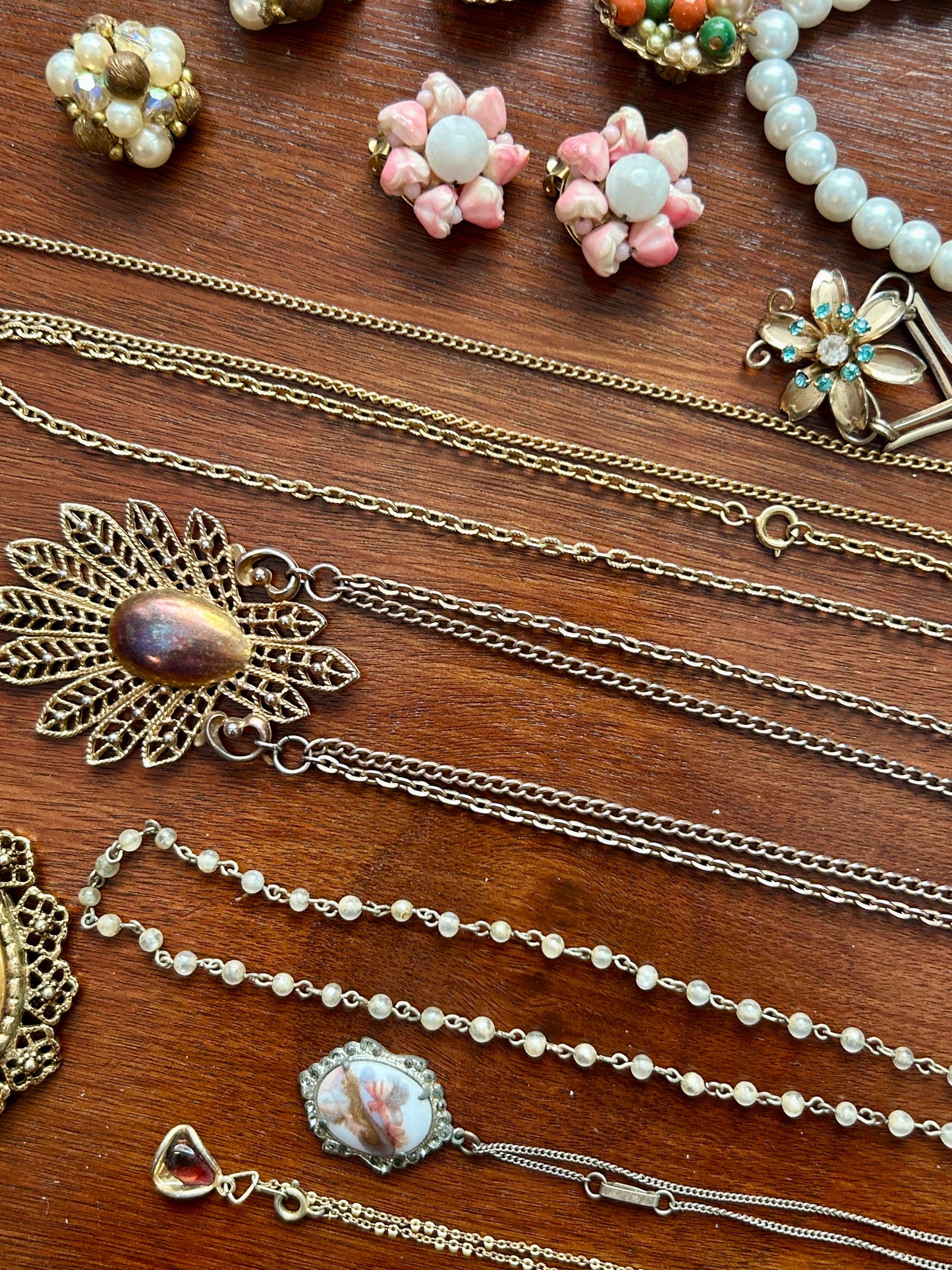 Vintage to Now Victorian Style Jewelry Lot Pendant Necklaces Faux Pearl Beaded