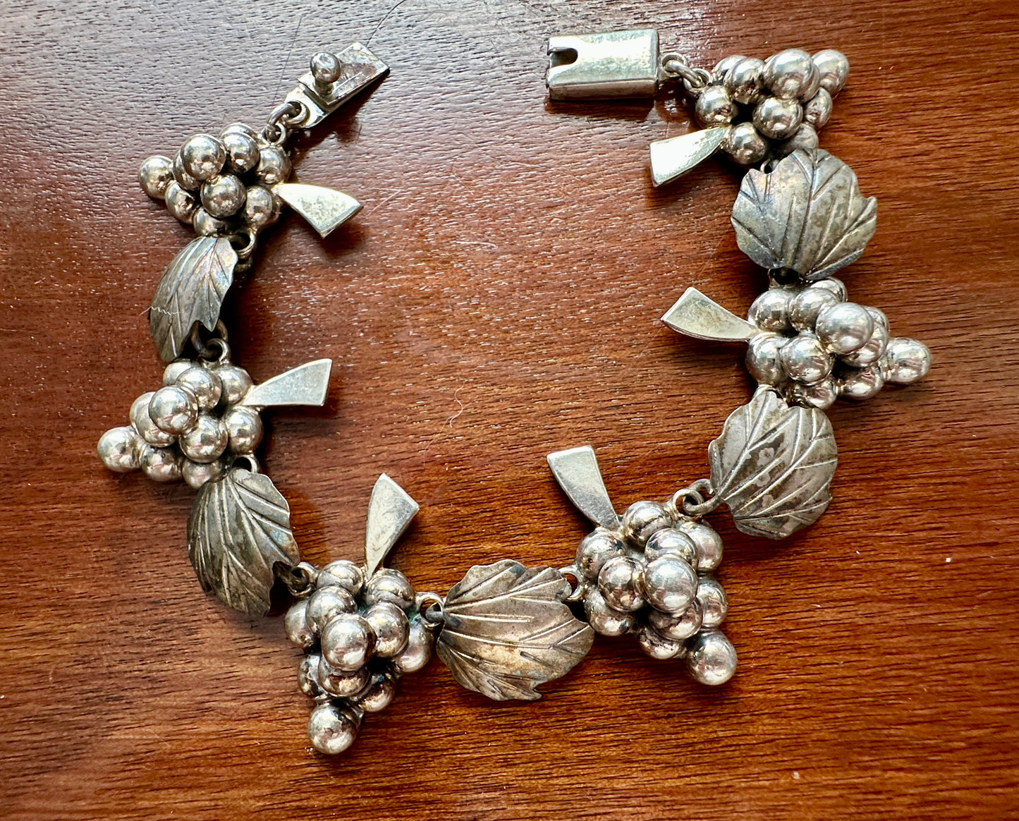 Heavy Vintage Taxco TC-294 Sterling Silver 925 Grape Cluster Leaf Panel Bracelet