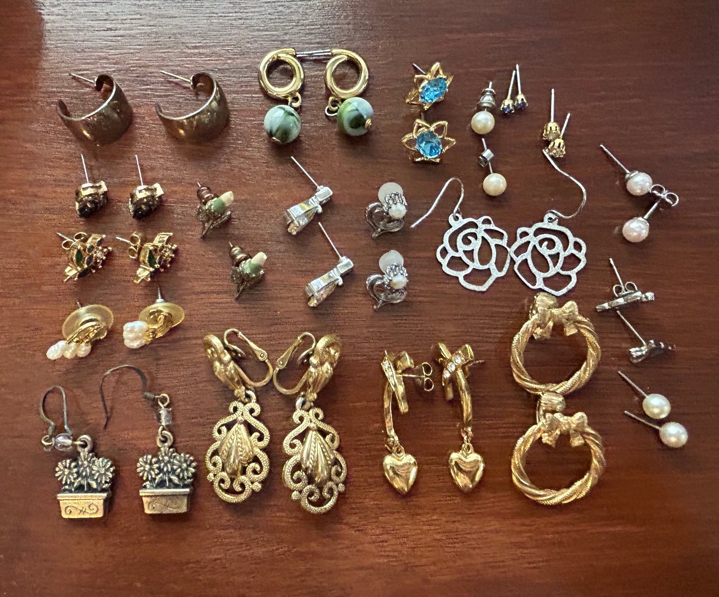 Lot of Vintage Pierced Clip on Earrings Some Signed Avon 20 Pairs Pearl Dangly