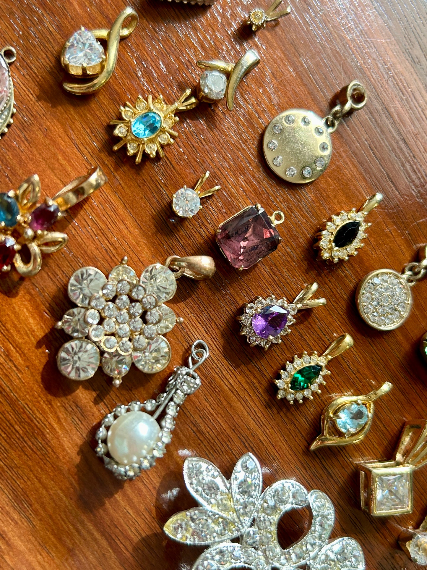 Vintage to Now Pendant Jewelry Lot Rhinestones Faux Pearl Gold Silver Tone