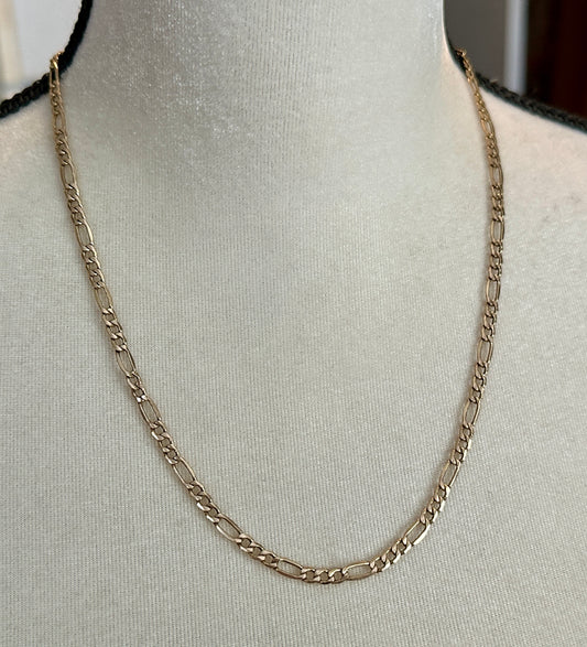 10k Yellow Gold Flat Figaro Chain Necklace 21.5" Long x 4mm * Damaged Link *
