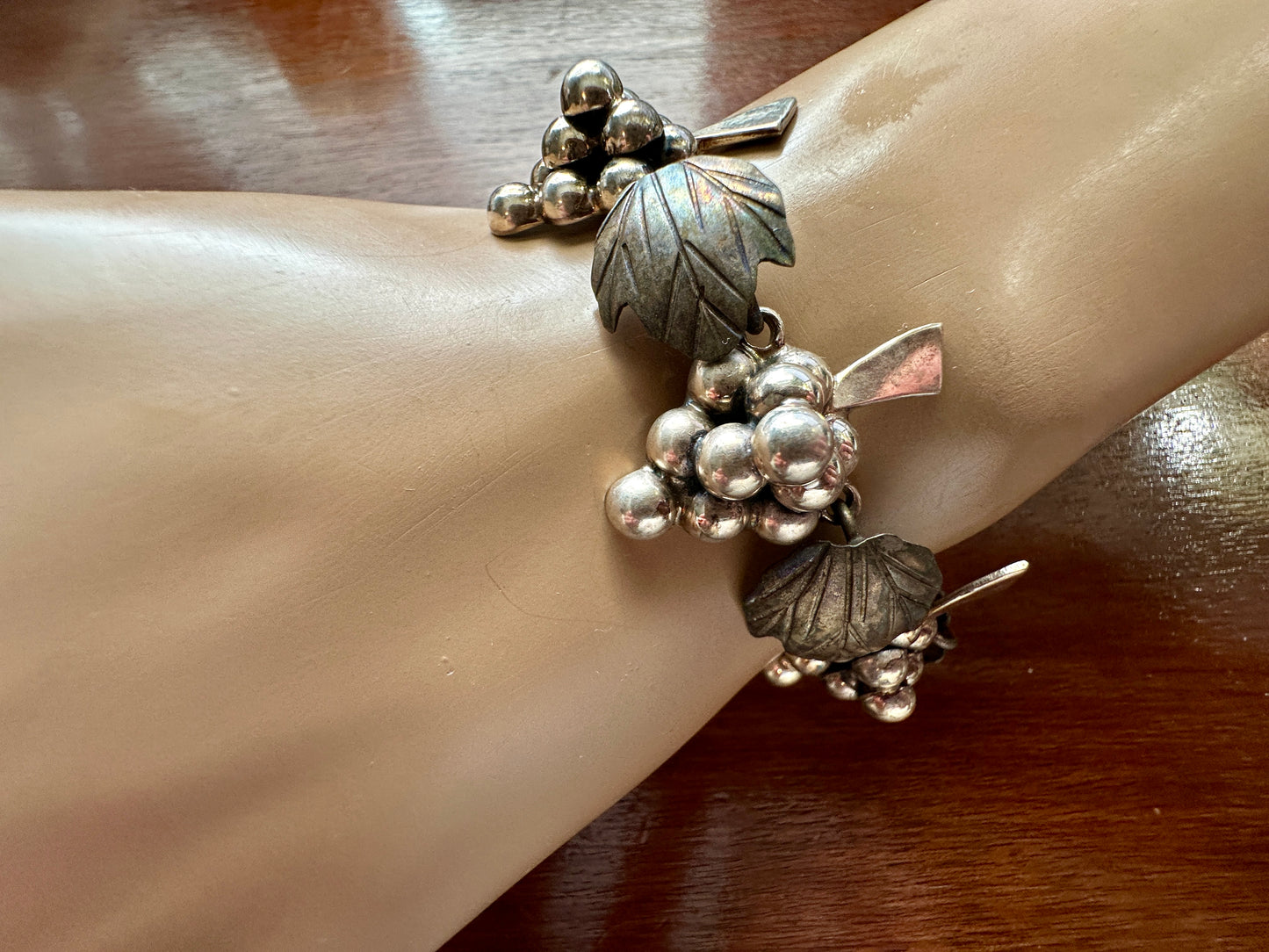 Heavy Vintage Taxco TC-294 Sterling Silver 925 Grape Cluster Leaf Panel Bracelet