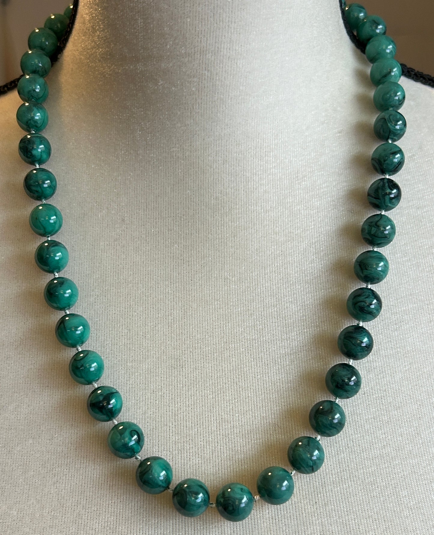 Vintage Faux Malachite Knotted Single Strand Necklace