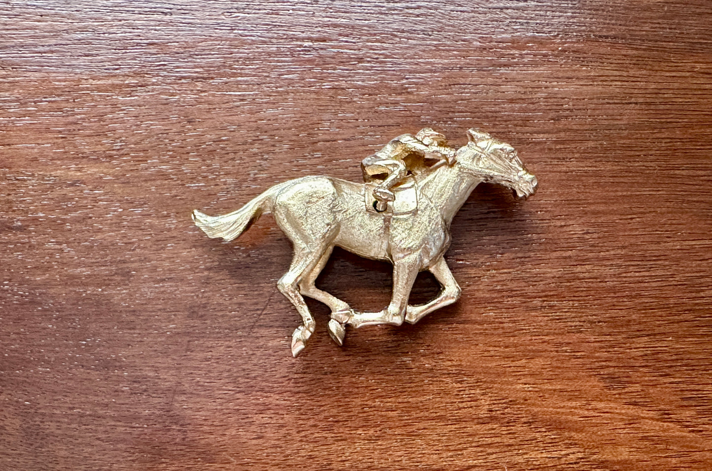 Vintage Signed Napier Gold Tone Horse Jockey Derby Race Galloping Brooch Pin