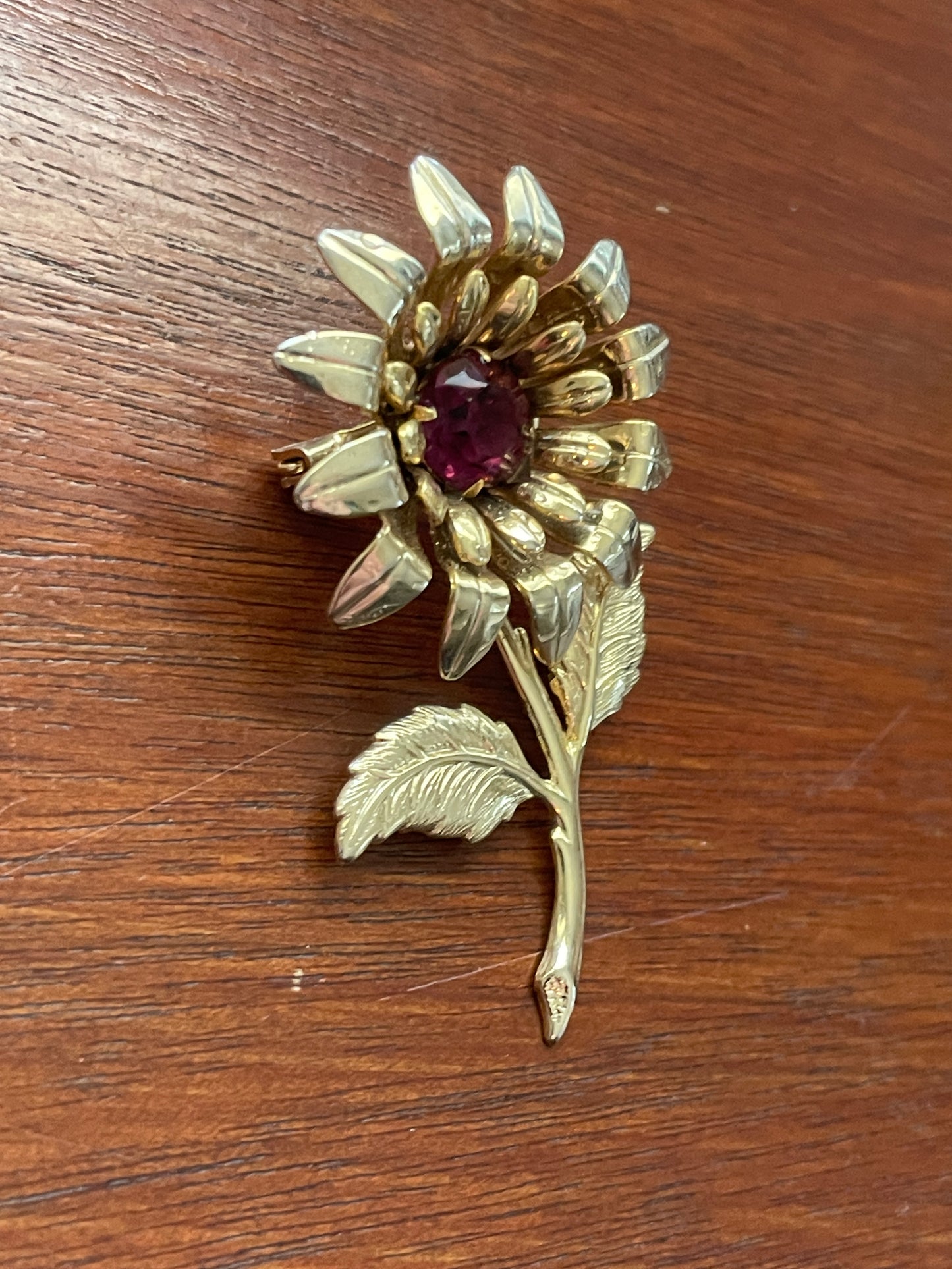 Vintage Gold Tone Flower Brooch Lapel PIn Purple Faceted Stone Center