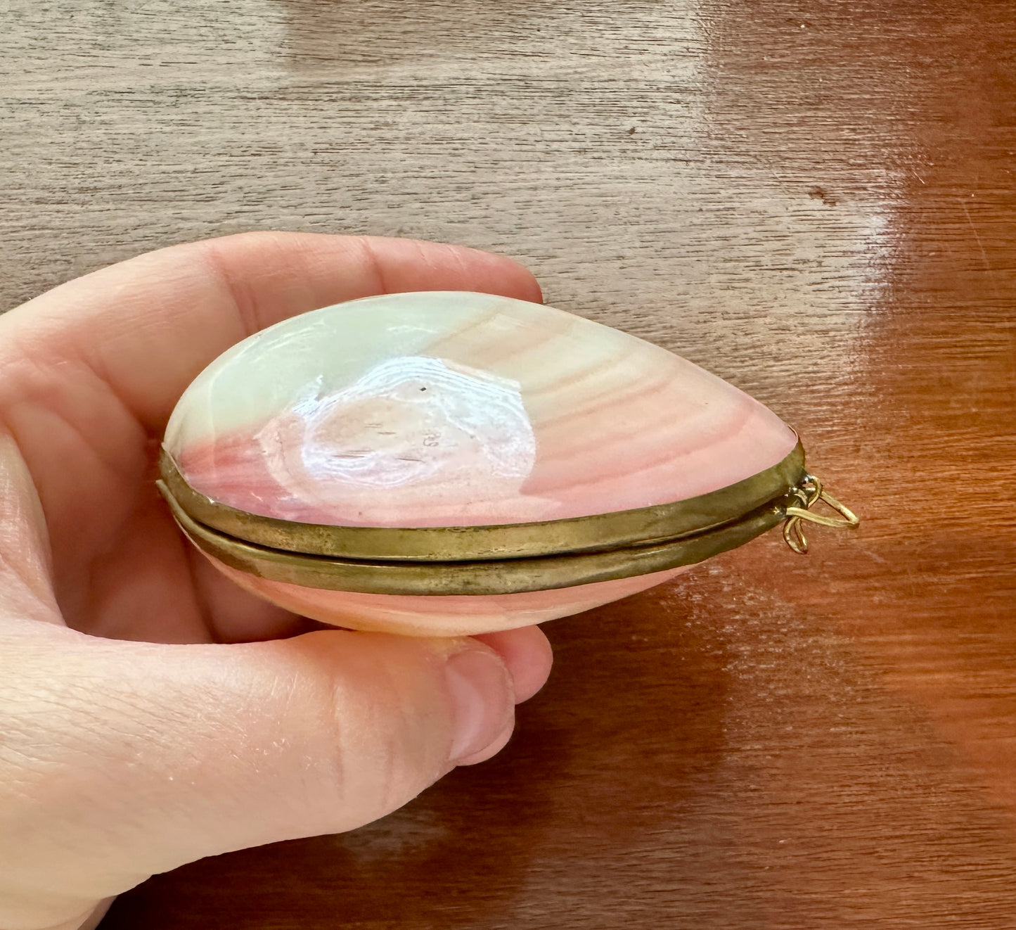 Vintage Polished Pink Clam Shell Gold Tone Metal Hinged Trinket Jewelry Box