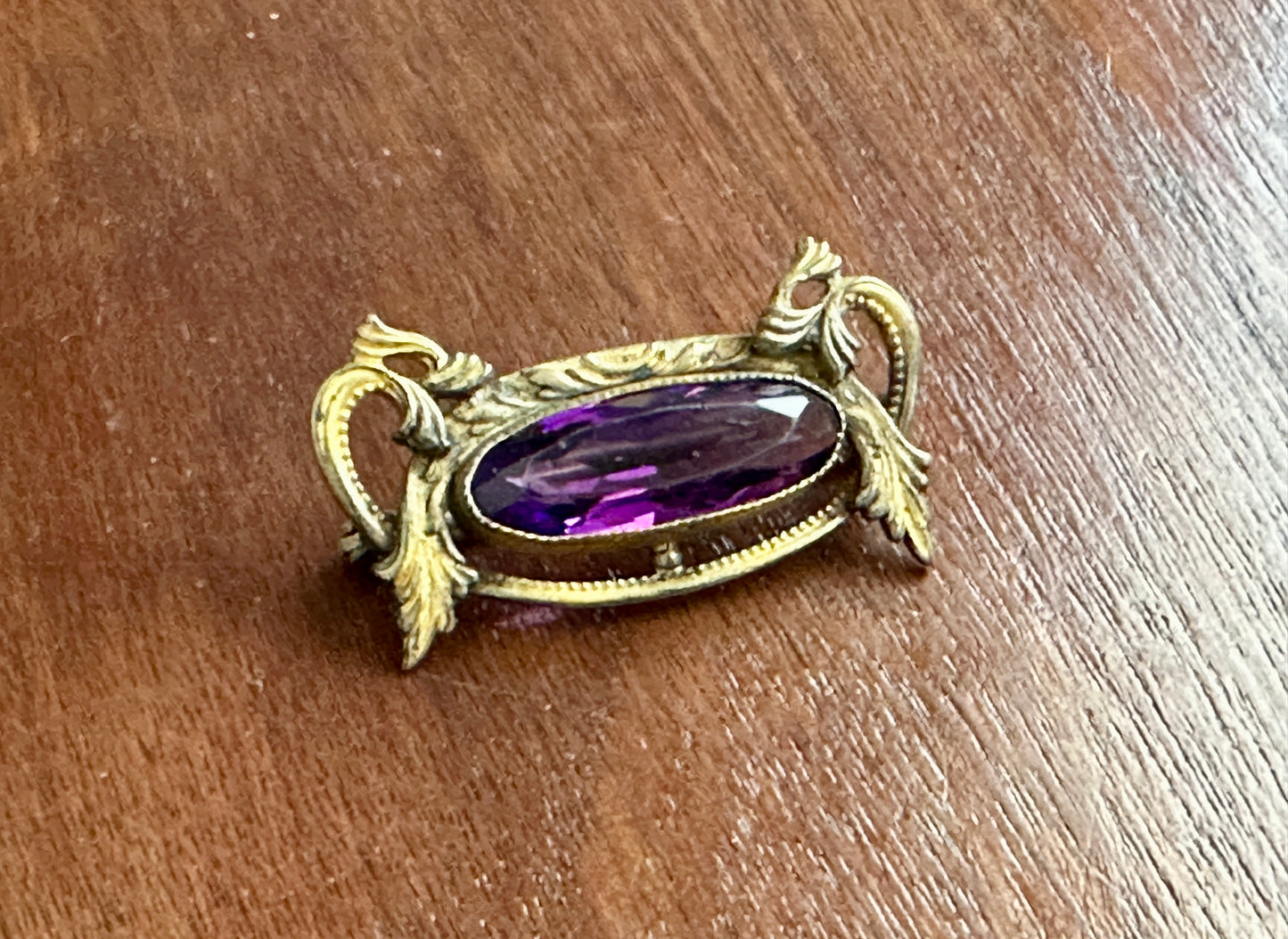 Vintage Antique Art Nouveau Gold Tone Glass Purple Amethyst Navette Brooch Pin