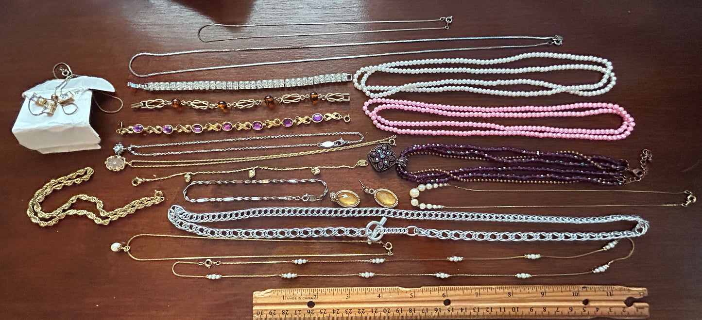 Vintage Now Jewelry Lot Some Signed Avon Braceleted Gold Pearl Silver 20 Pieces