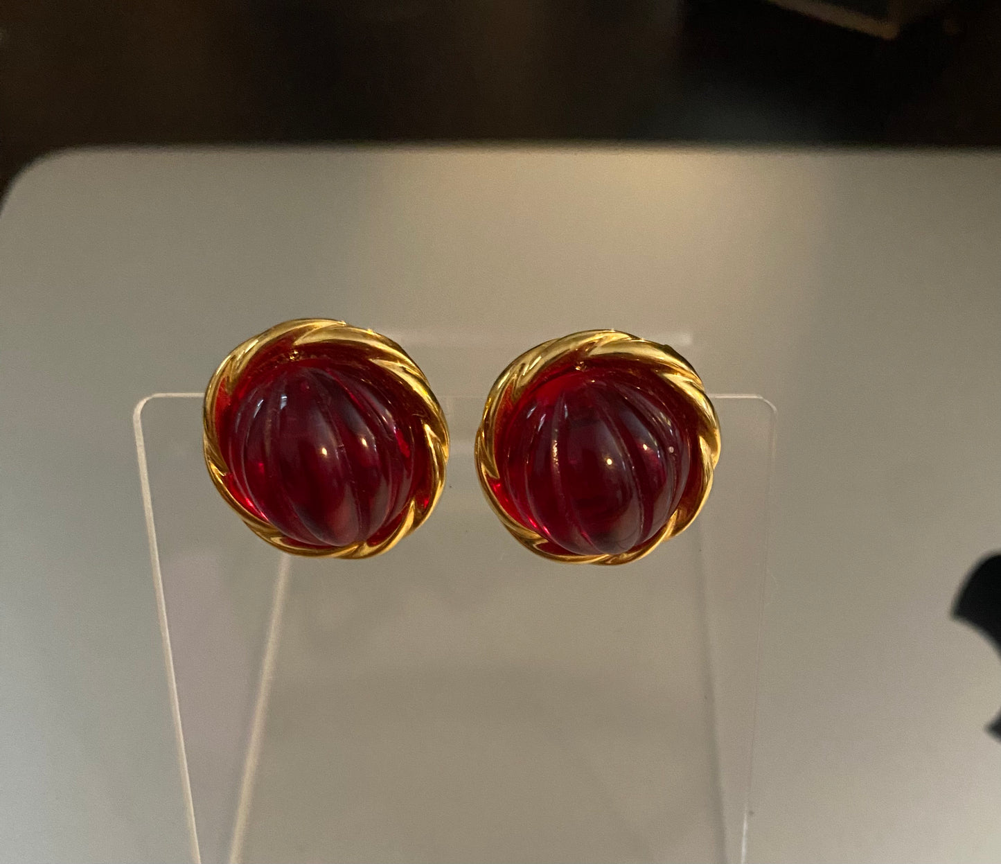 Vintage Gold Tone Red Ribbed Glass Cabochon Avon Earring Pierced Studs