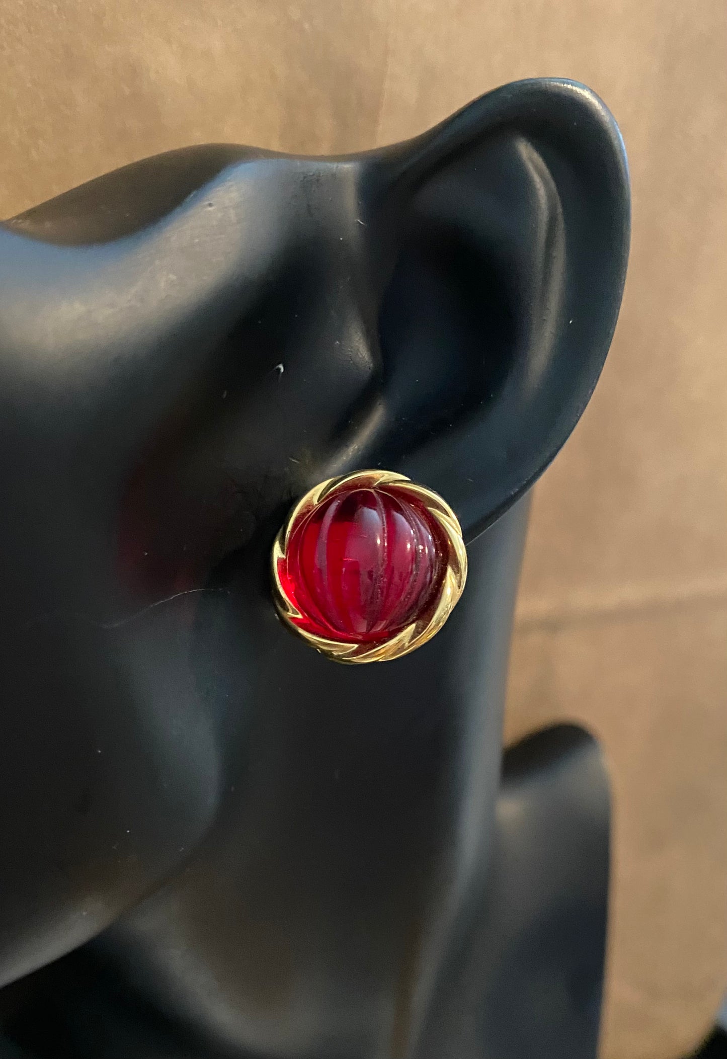 Vintage Gold Tone Red Ribbed Glass Cabochon Avon Earring Pierced Studs