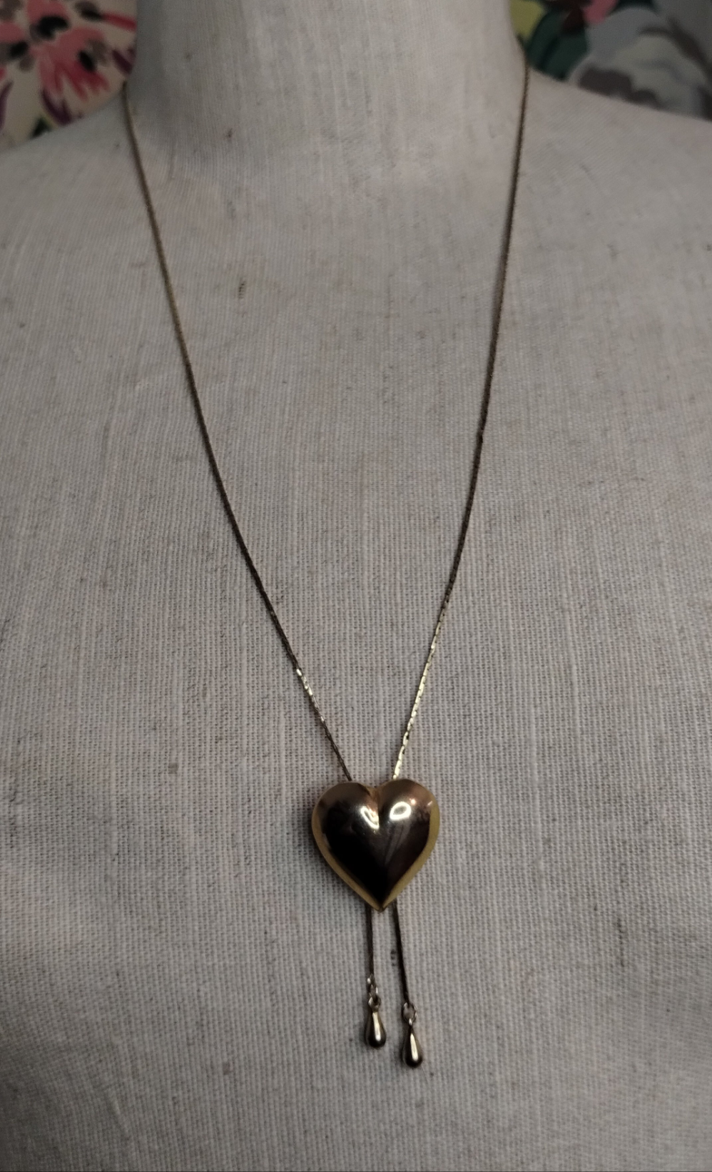 Vintage Gold Tone Puffy Heart Lariat Style Adjustable Necklace