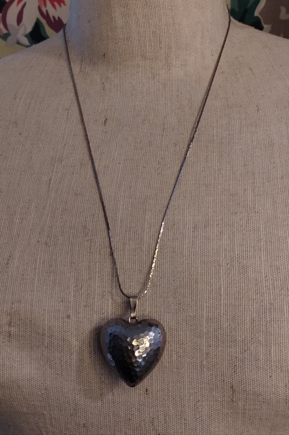 Vintage Silver Tone Chain Necklace w Hammered Puffy Heart Slide Pendant